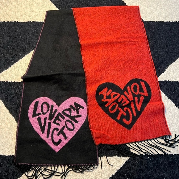 Victoria Secret Love Scarf - Picture 1 of 5